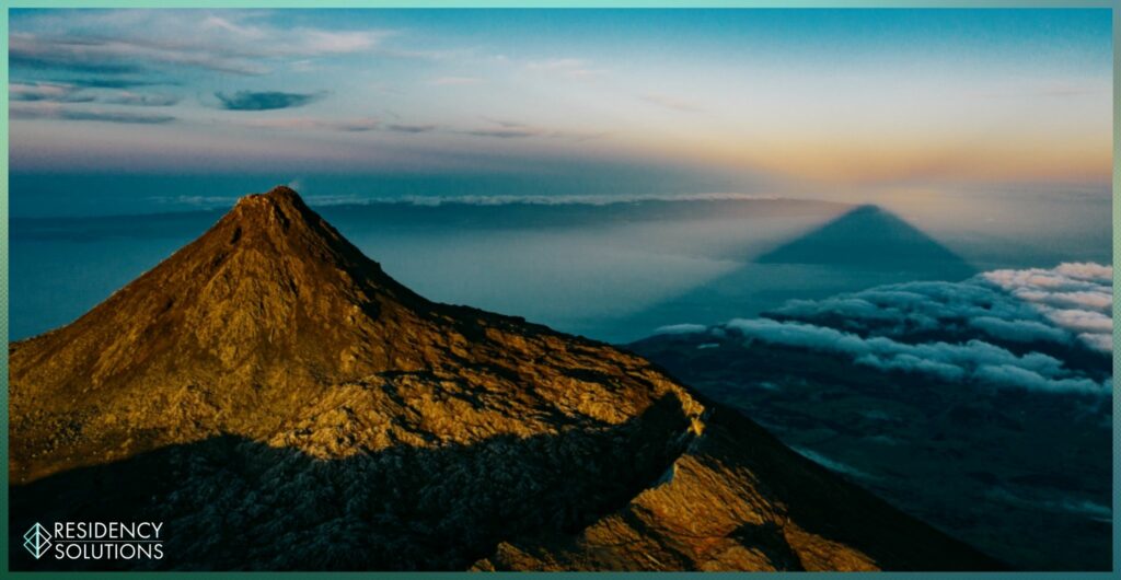 What is Portugals Highest Point - A picture of Mount Pico the highest point in Portugal